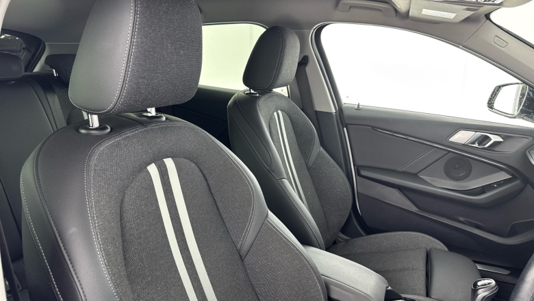 BMW 1 Series 118i [136] Sport 5dr [Live Cockpit Professional] Petrol Hatchback